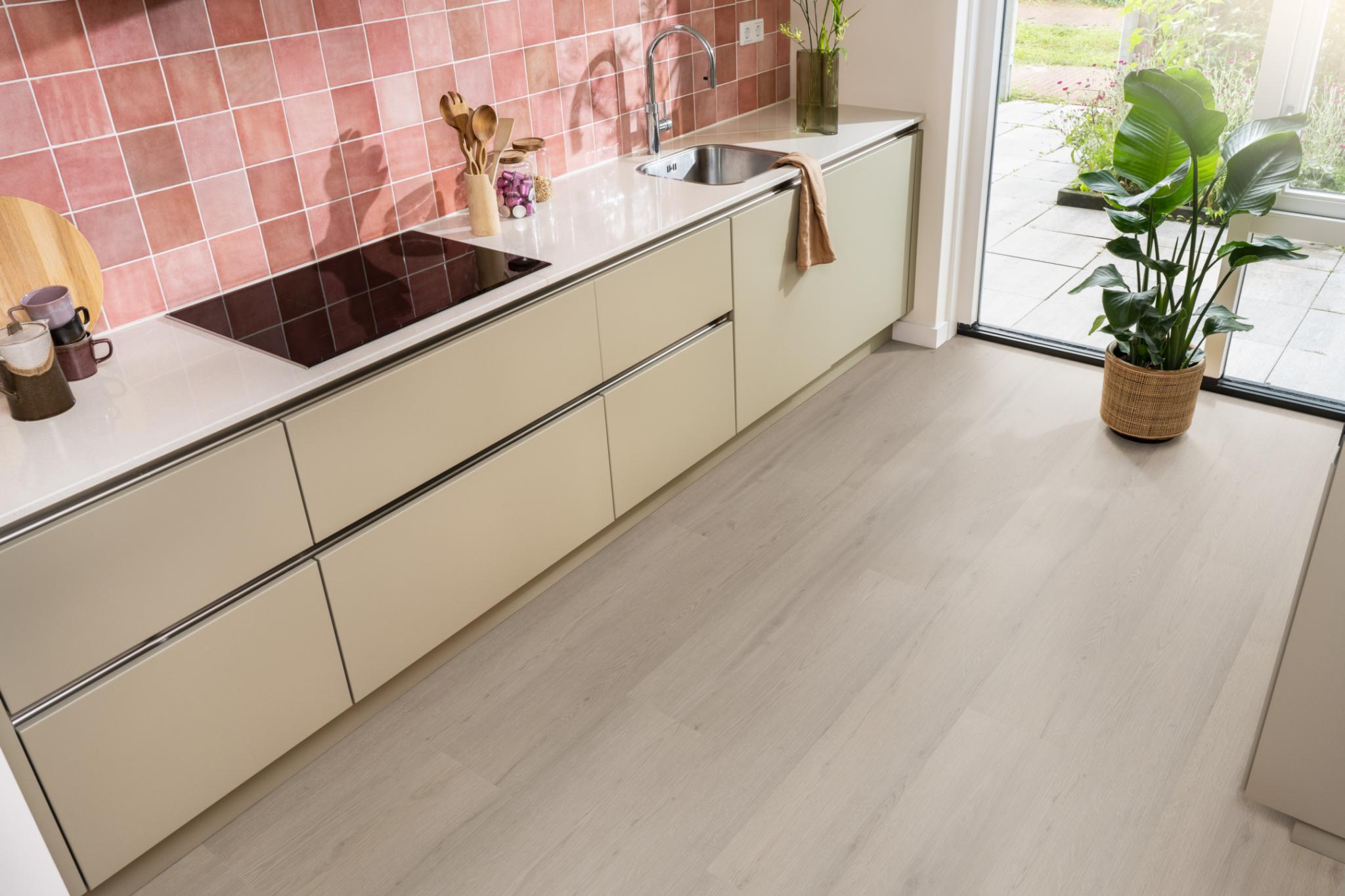 Venera Dryback Smoky